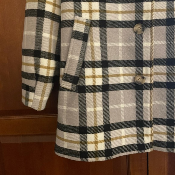 Vero Moda Oversized Shacket in Plaid - Picture 6 of 9